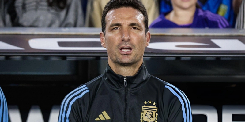Huấn Luyện Viên Lionel Scaloni