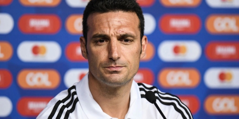 Huấn Luyện Viên Lionel Scaloni
