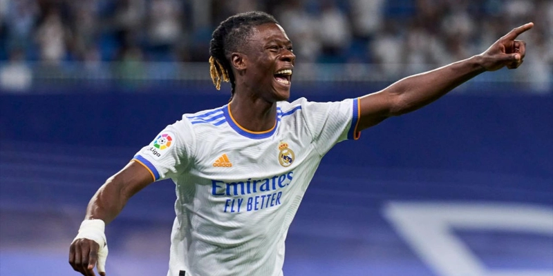 Cầu Thủ Eduardo Camavinga