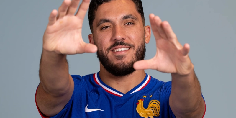 Cầu Thủ Rayan Cherki